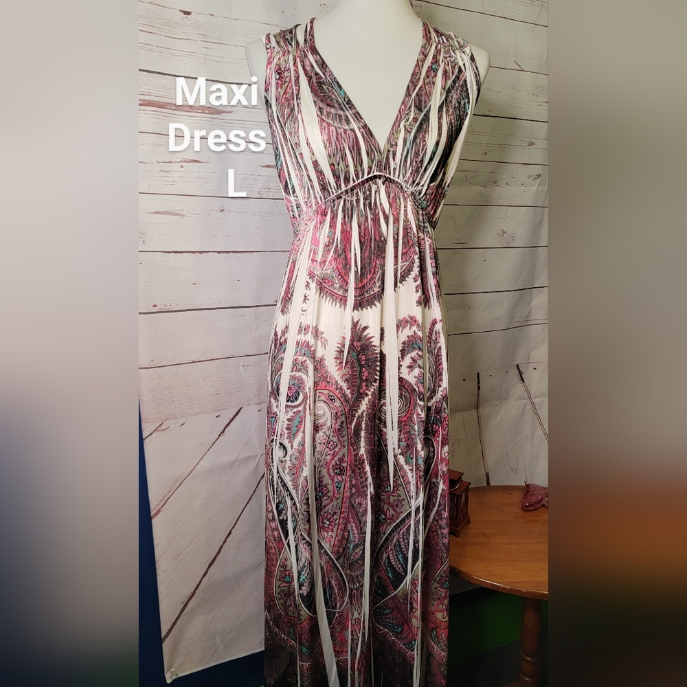 Elegant Paisley Maxi Dress